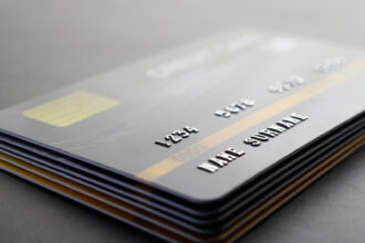 Frais bancaires 2026 : la gratuité réelle des cartes bancaires face à la hausse attendue des tarifs